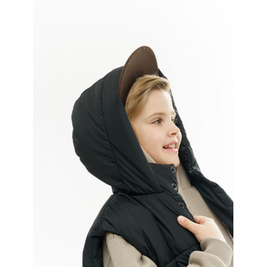 LF kids, жилет демисезонный с капюшоном, цвет черный LF kids, жилет демисезонный с капюшоном, цвет черный